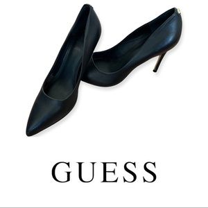🦊Guess Leather Pumps
